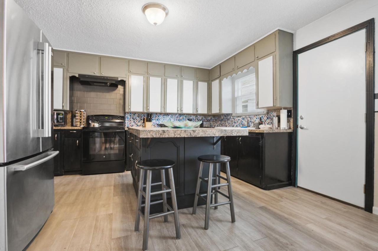 Luxury Oasis- 1 Bedroom Romantic Getaways 拉伯克 外观 照片