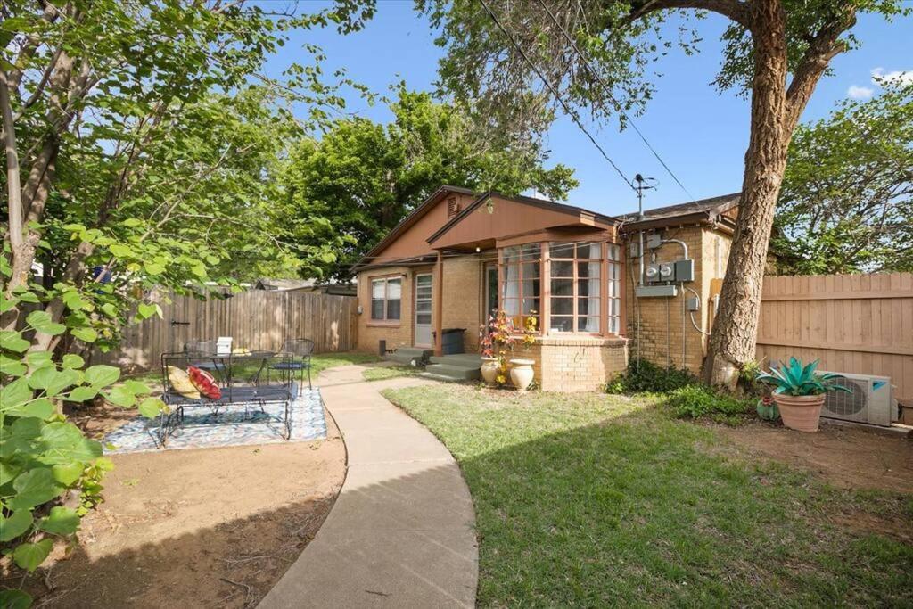 Luxury Oasis- 1 Bedroom Romantic Getaways 拉伯克 外观 照片