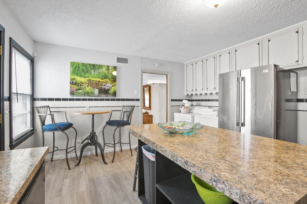 Luxury Oasis- 1 Bedroom Romantic Getaways 拉伯克 外观 照片
