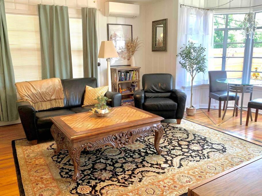 Luxury Oasis- 1 Bedroom Romantic Getaways 拉伯克 外观 照片