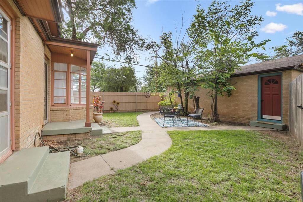 Luxury Oasis- 1 Bedroom Romantic Getaways 拉伯克 外观 照片